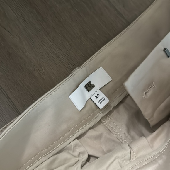 NWOT! Banana Republic Natural Stone Gray Cruz Pleated Wide-Leg Chino - Size 20 💎 - Picture 6 of 7